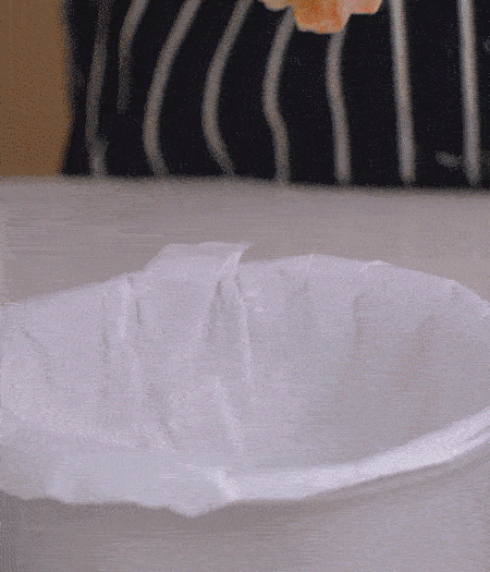 放到容器中，30-36攝氏度的地方發(fā)酵2次。