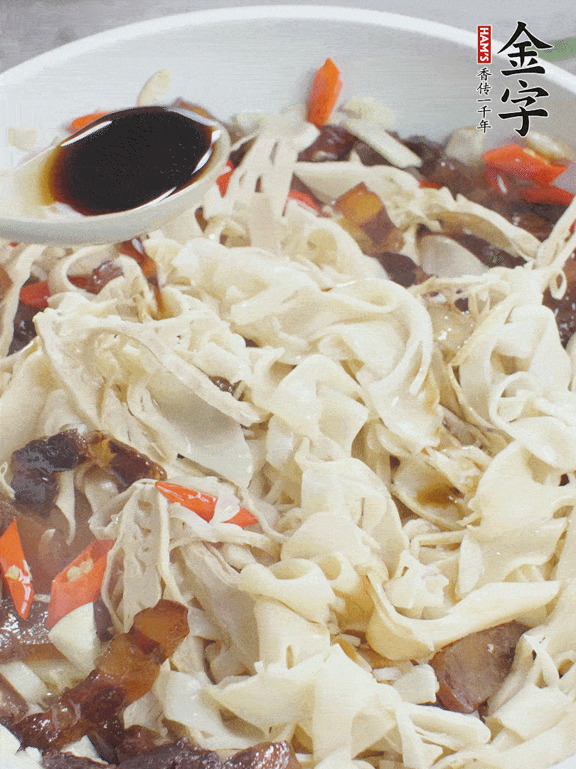 下糯米筍，淋一點(diǎn)生抽、蠔油調(diào)味。