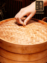 麻辣香腸蒸10分鐘，切成片，蒜苗切斜段，姜蒜干辣椒小米椒切碎