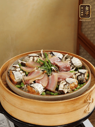 上鍋蒸15分鐘后，放蔥絲，潑熱油